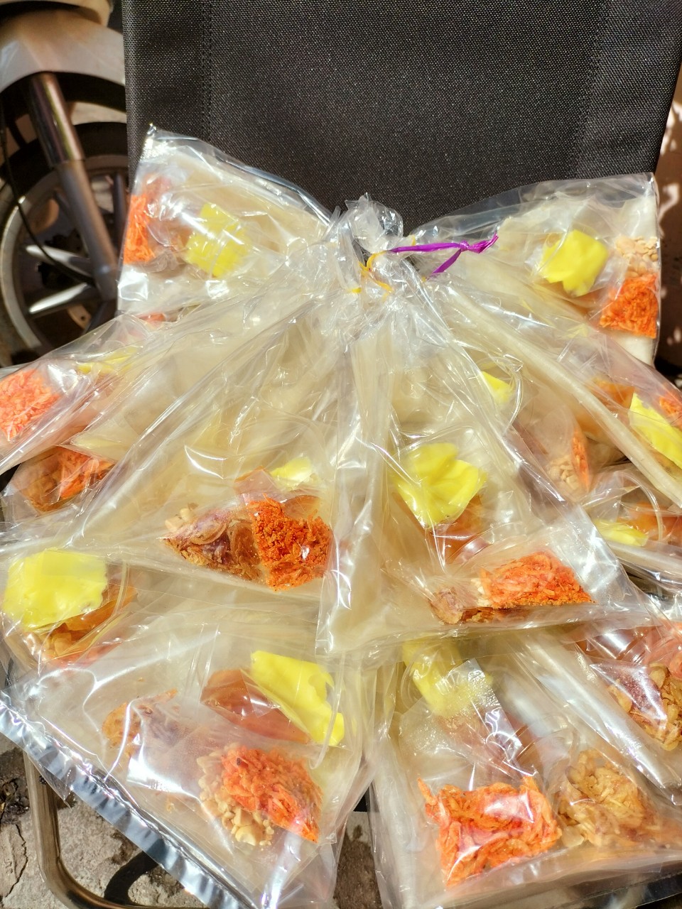 (NGON LẮM À NHA) COMBO 10BỊCH/5 BỊCH BÁNH TRÁNG CHẤM SỐT ME BƠ