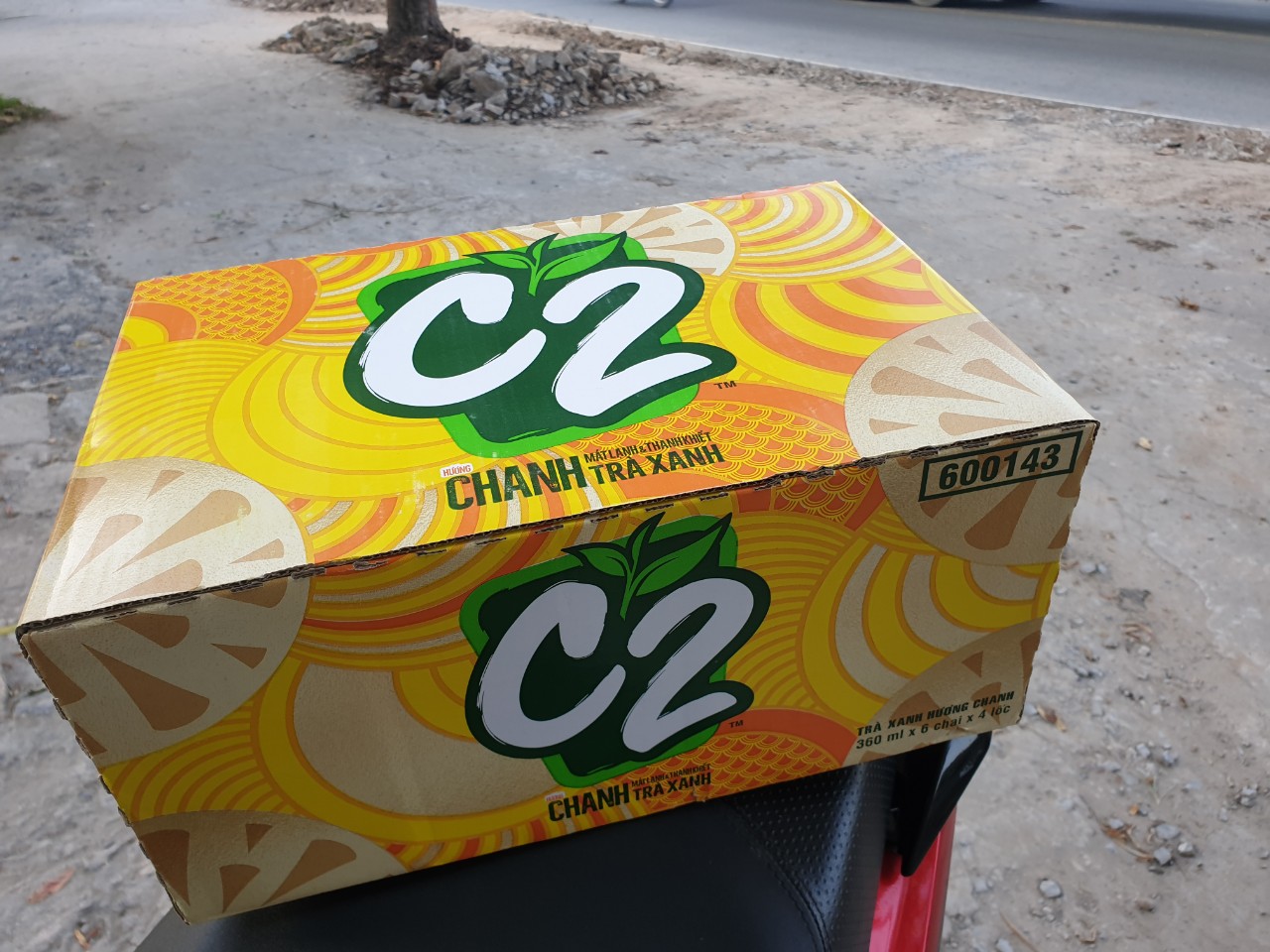 Thùng Trà Xanh C2 Hương Chanh Chai 360ml x 24 chai - bao bì thay đổi theo từng đợt nhập hàng