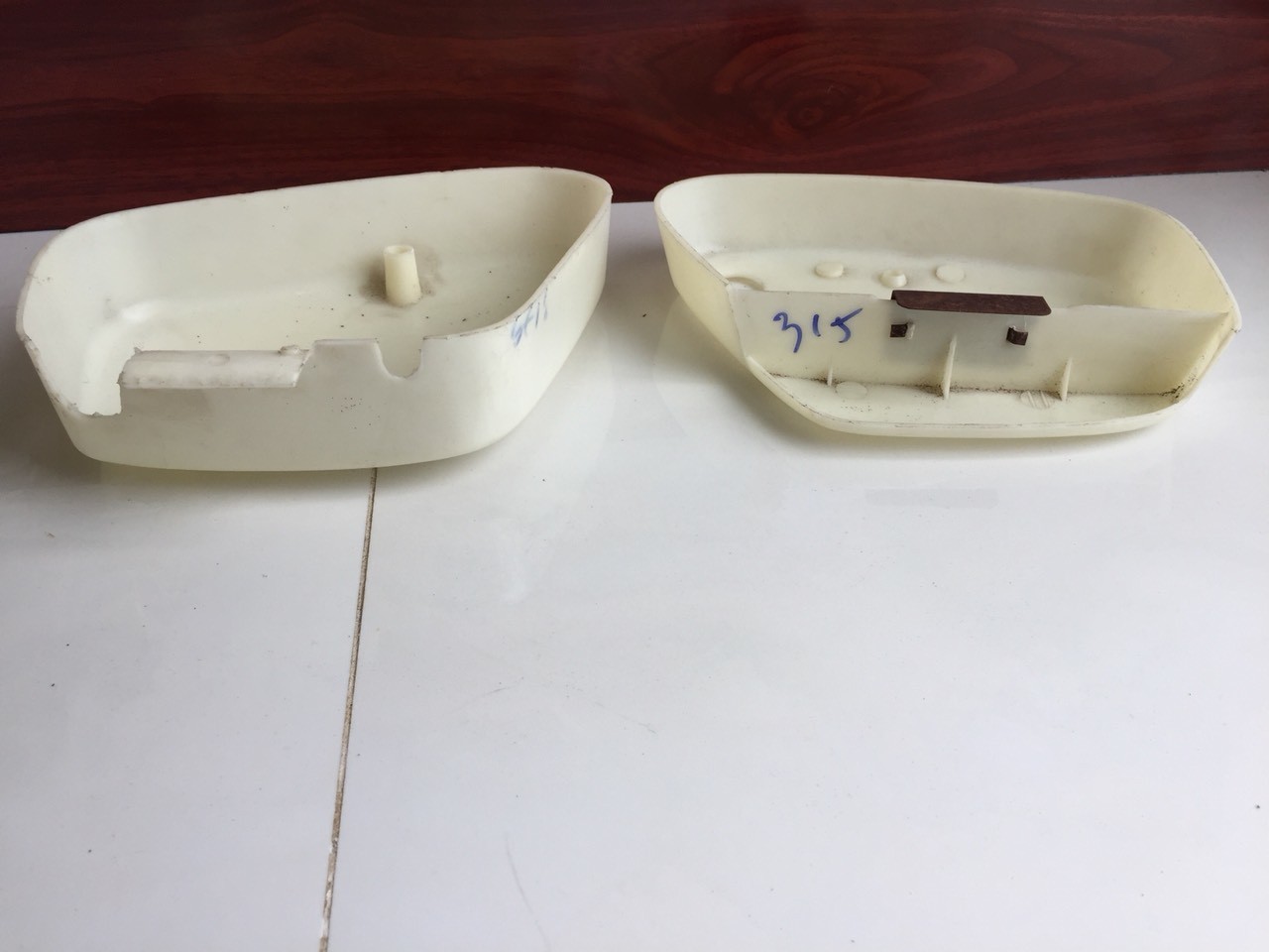 cặp nắp cốp hai bên honda cub 78-nhựa trắng