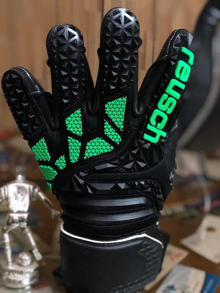 Găng tay thủ môn Reusch Fit Control Free Gel SFP