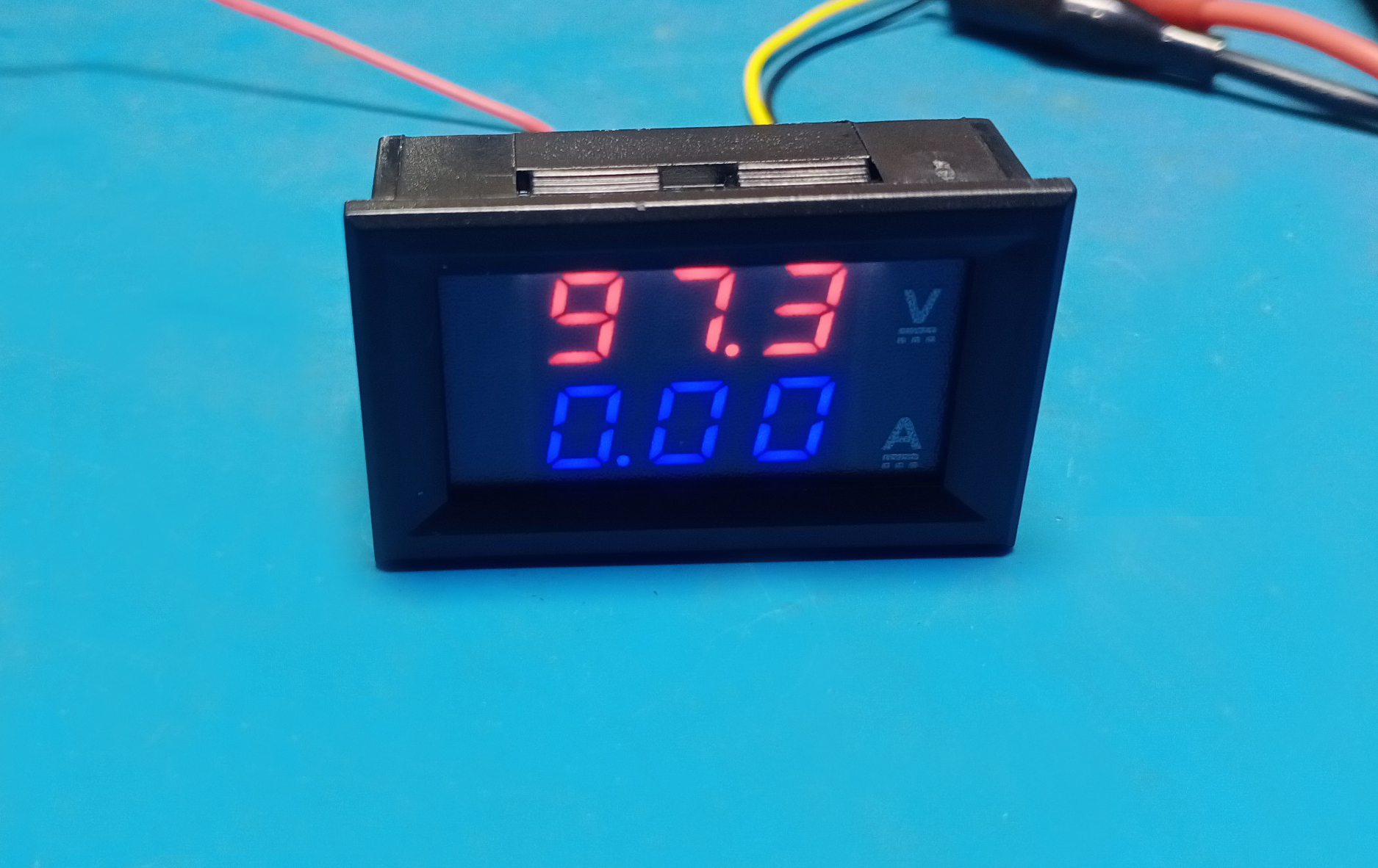 Đồng hồ đo điện áp dc