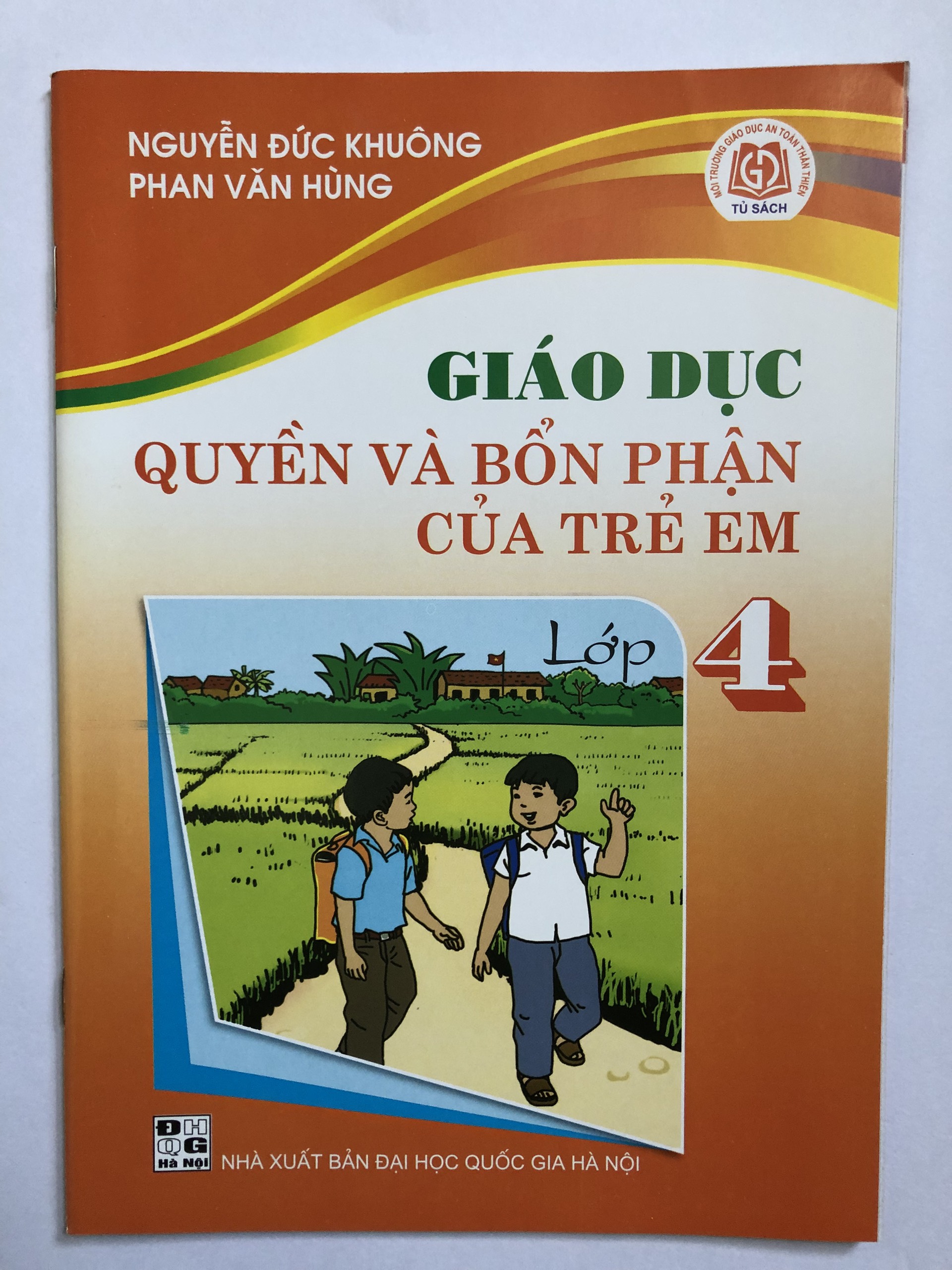 Sách - Giáo dục quyền và bổn phận của trẻ em lớp 4 - bán kèm 1 bút chì