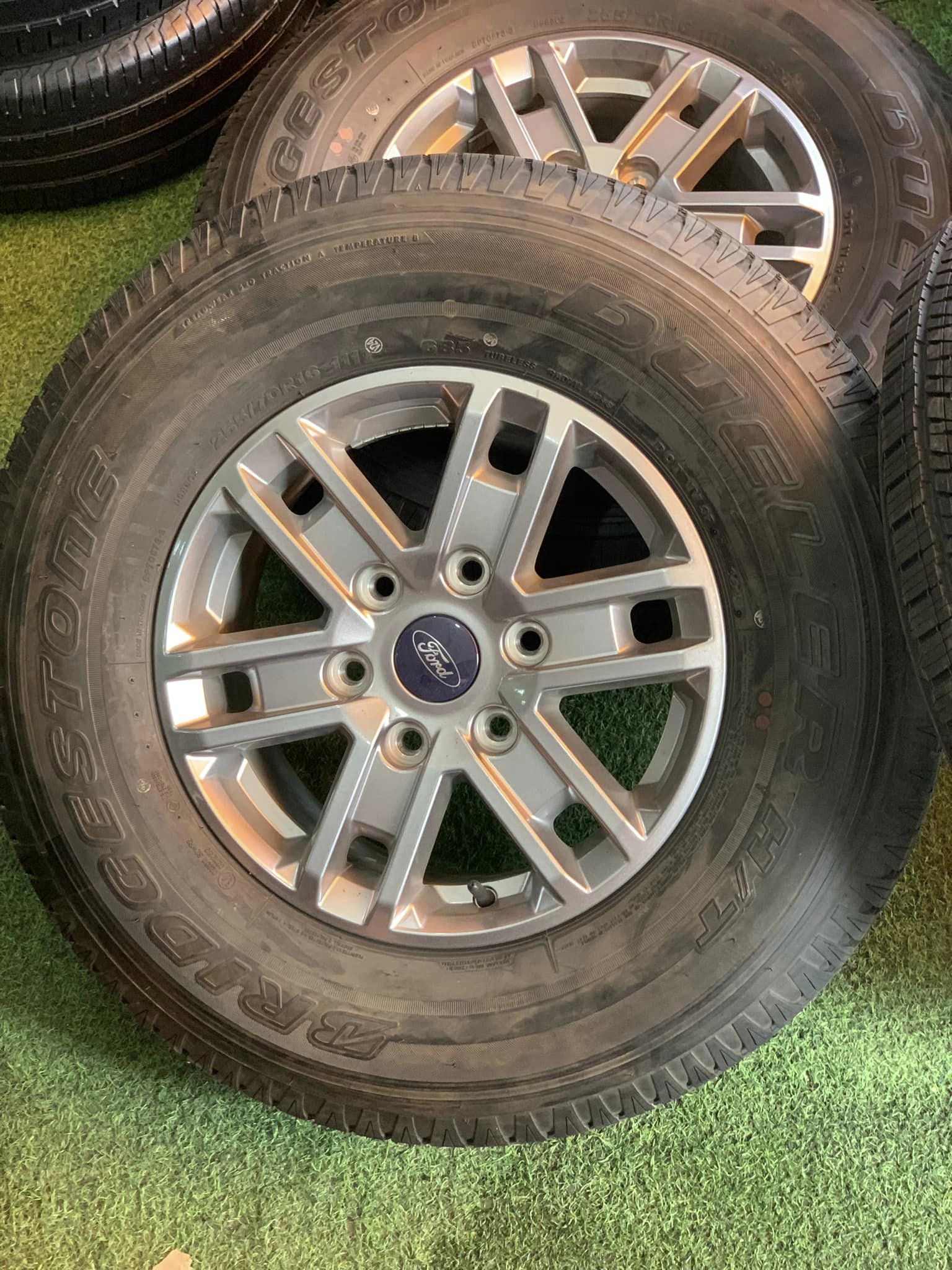Mâm zin Ford Ranger XLS 2022 kèm lốp 255/70R16 Bridgestone