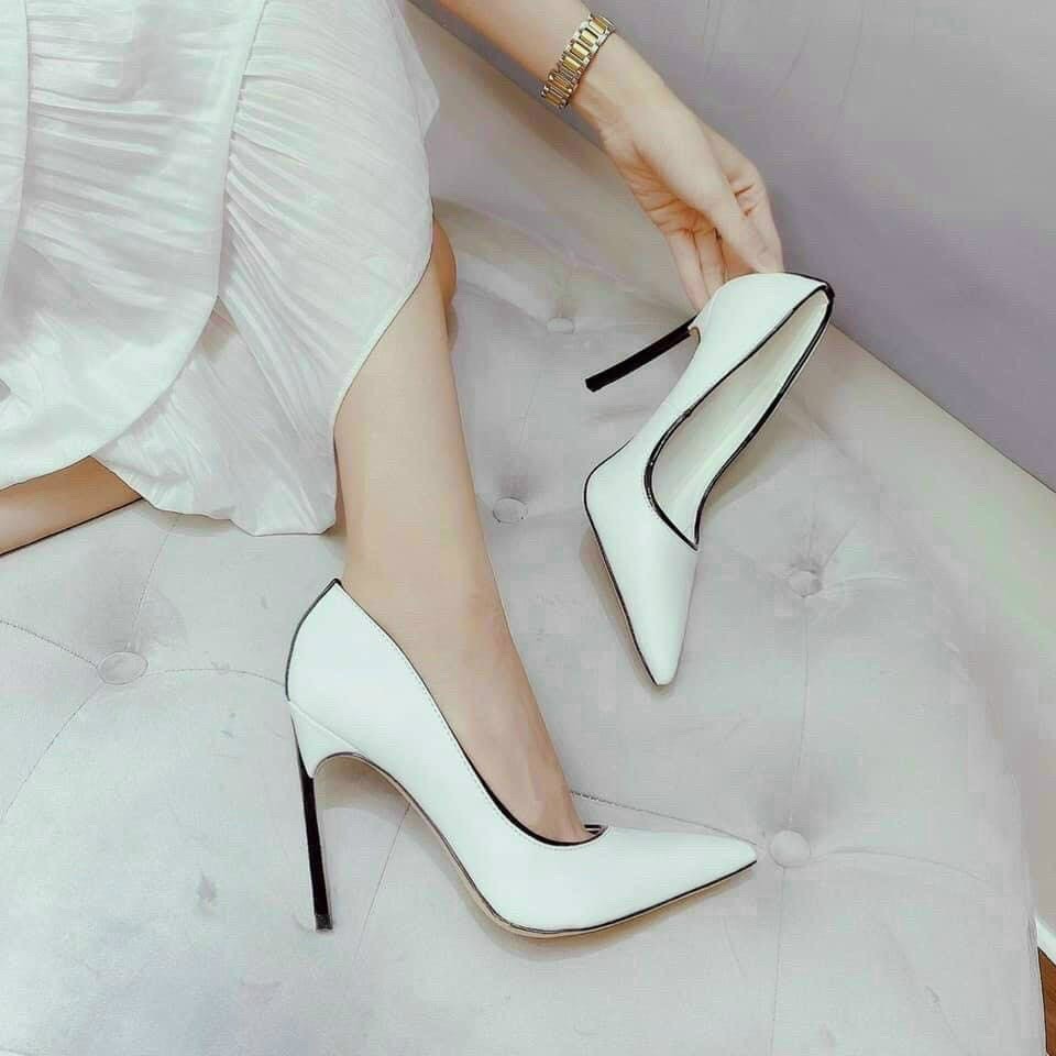Giày cao gót nữ bít mũi màu trắng viền đen siêu xinh