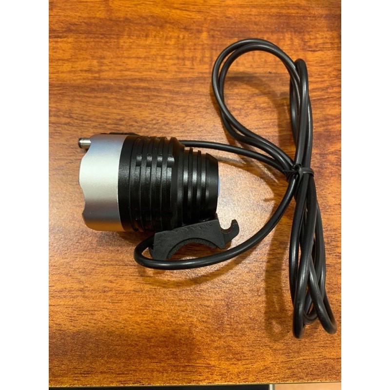 Đèn pin xe đạp siêu sáng x1t6, độ sáng 1800 lumen