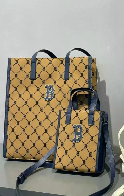 Túi tote m l b đỏ nâu sang xịn trẻ trung full bao bì tag mac