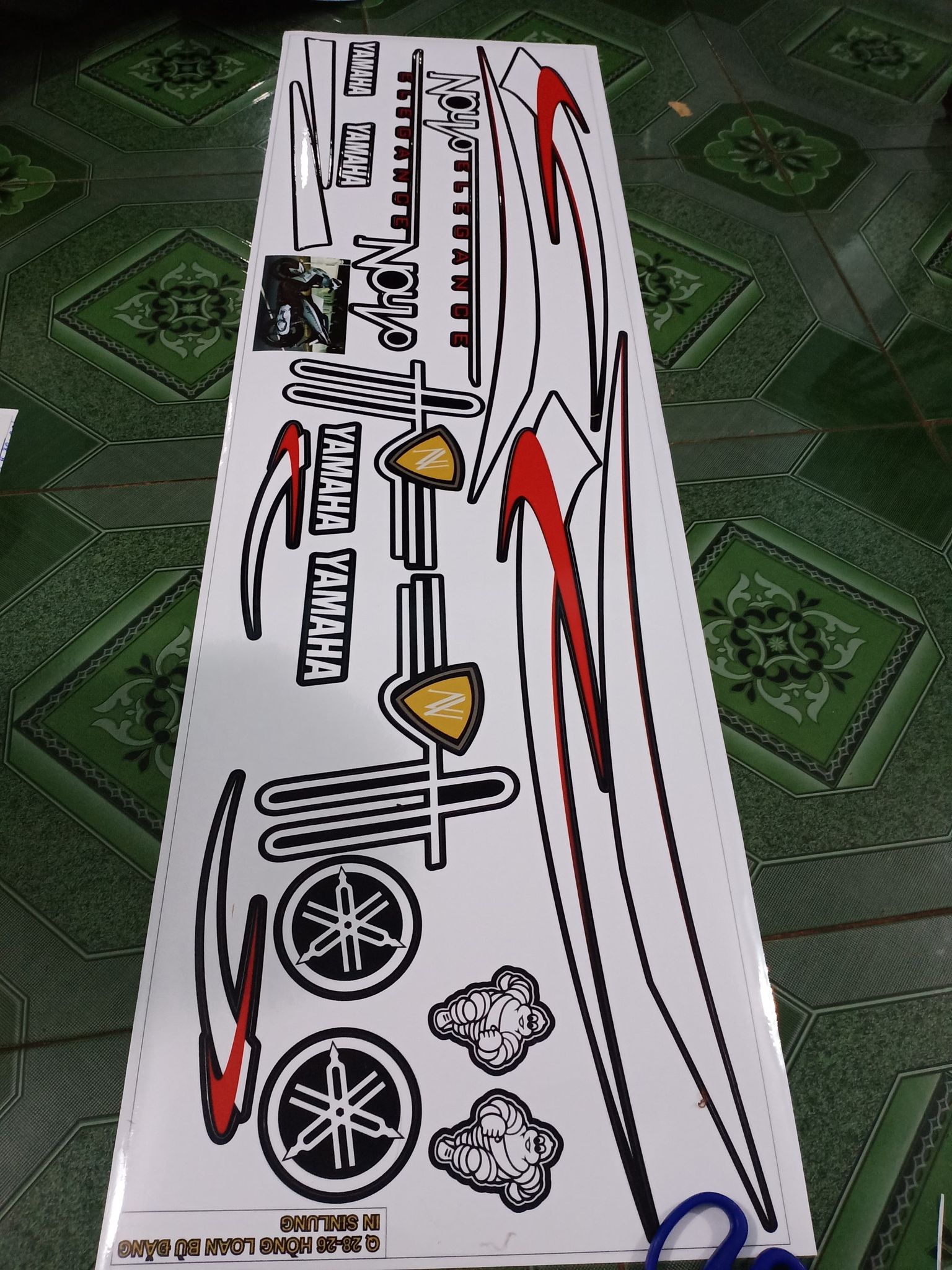 Tem rời nouvo 4 xe đen
