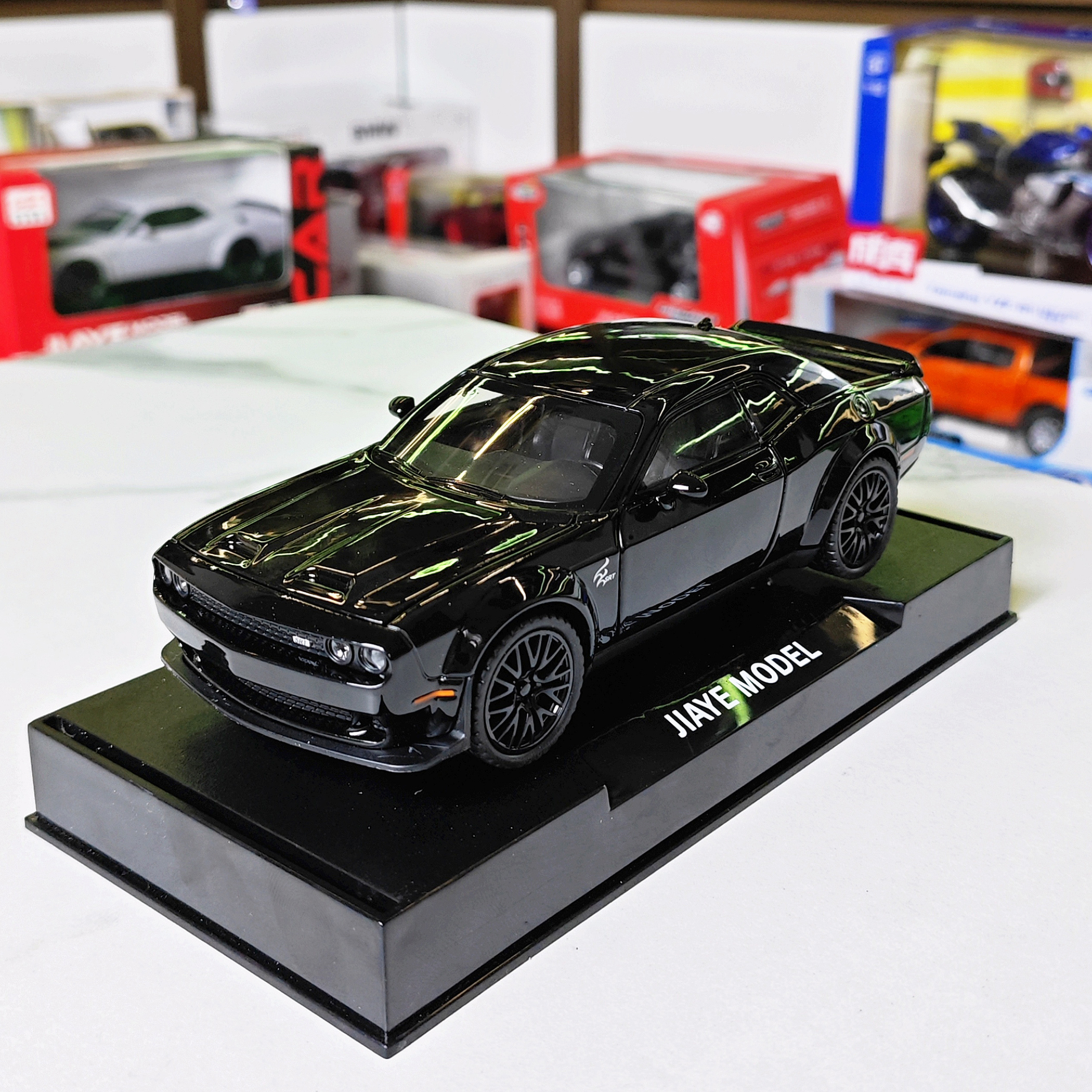 Mô hình xe siêu xe Dodge Challenger Hellcat STR tỉ lệ 1:32 hãng Jiaye 3 màu