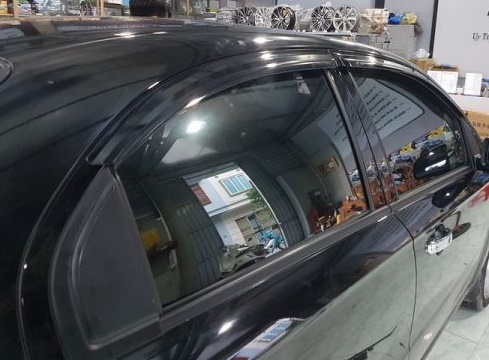 Bộ vè mưa đen xe Daewoo Gentra, Aveo đen hàn quốc
