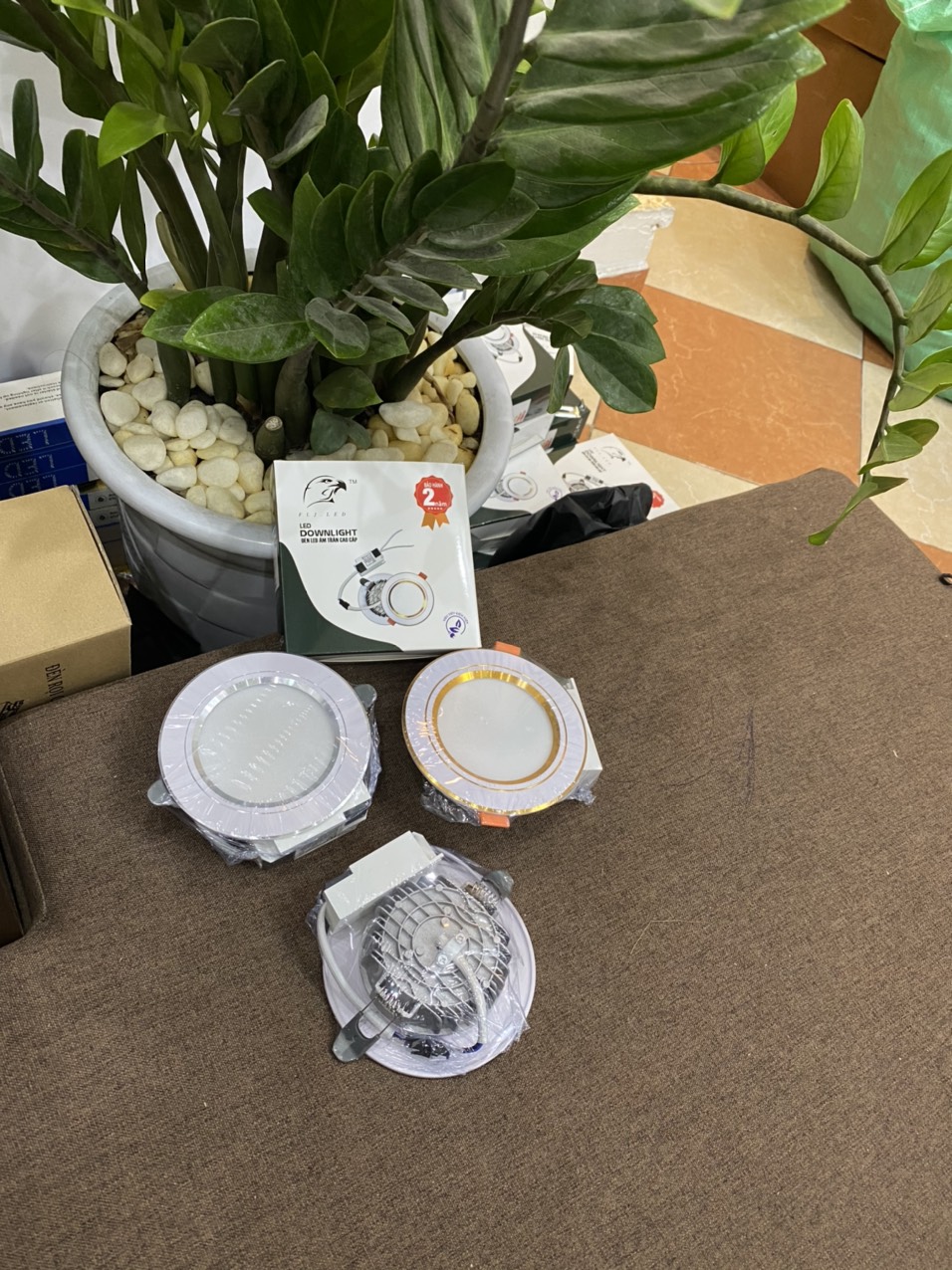 Combo 10c đèn âm trần 7w phi 90 3 màu viền vàng và viền bạc