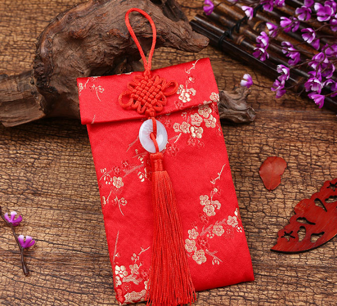 Bao lì xì gấm đính ngọc kết đồng tâm độc đáo
