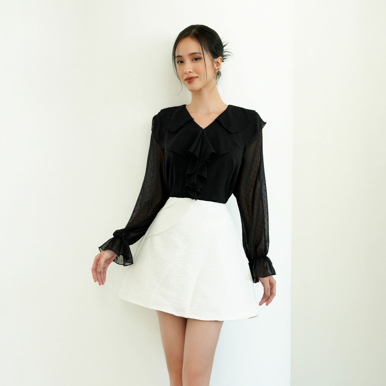 Olv - chân váy line basic skirt in white
