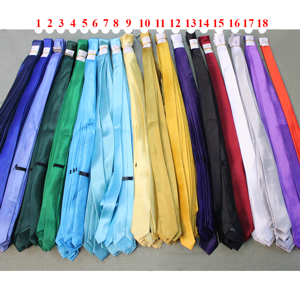 Cà vạt bản nhỏ 5cm chất liệu vải phi bóng