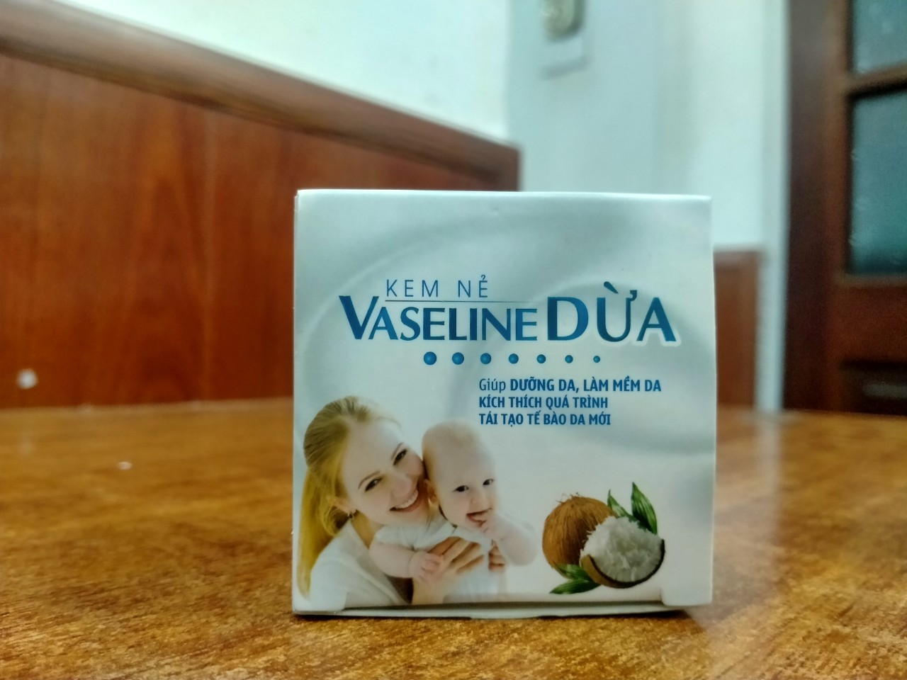 Kem dưỡng ẩm Vaseline dừa 30gr
