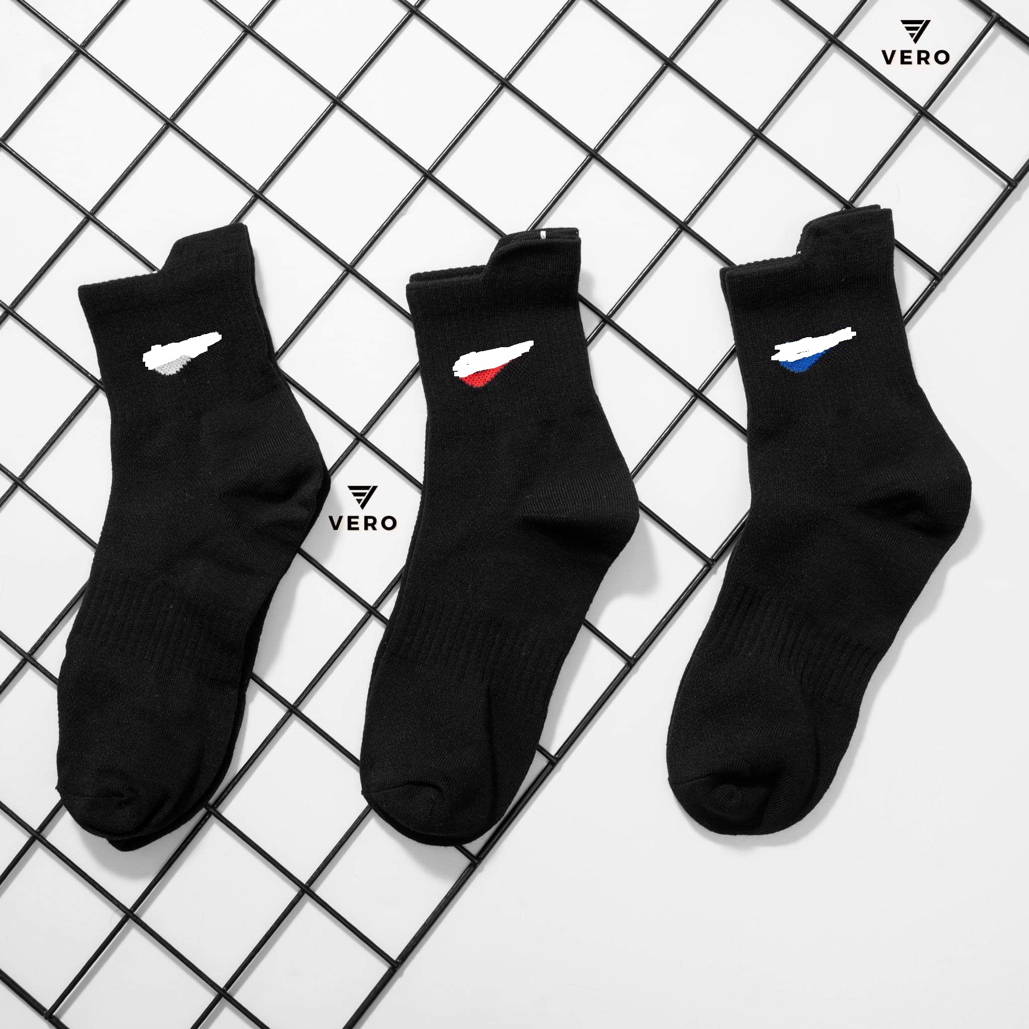Tất nam nữ cổ cao n/ike có tai - nền đen logo đỏ