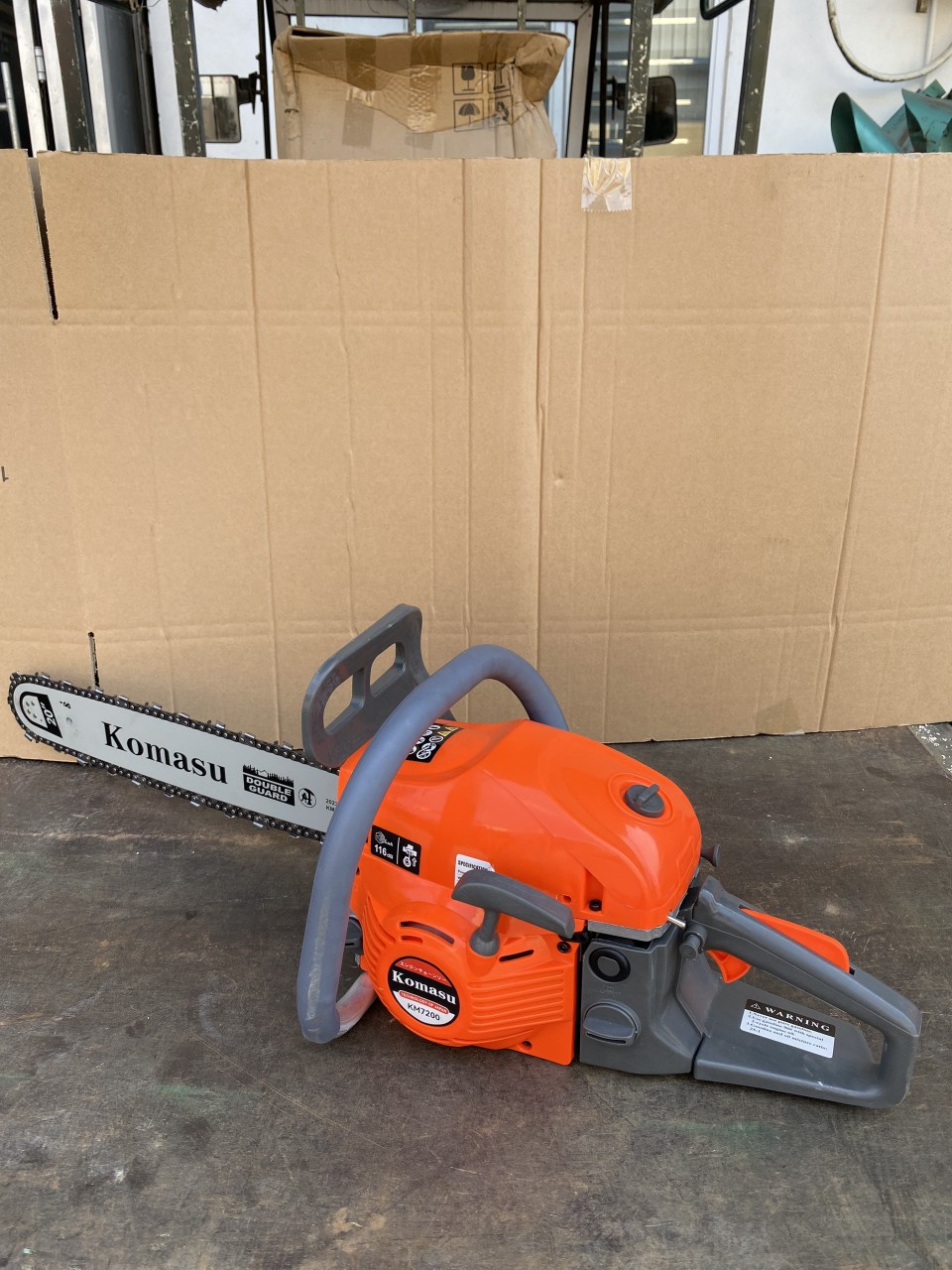 Máy Cưa Xích Chạy Xăng  KOMASU mầu cam Nhật Bản  ,máy cưa gia đình công suất mạnh mẽ Chất Lượng hàng đầu