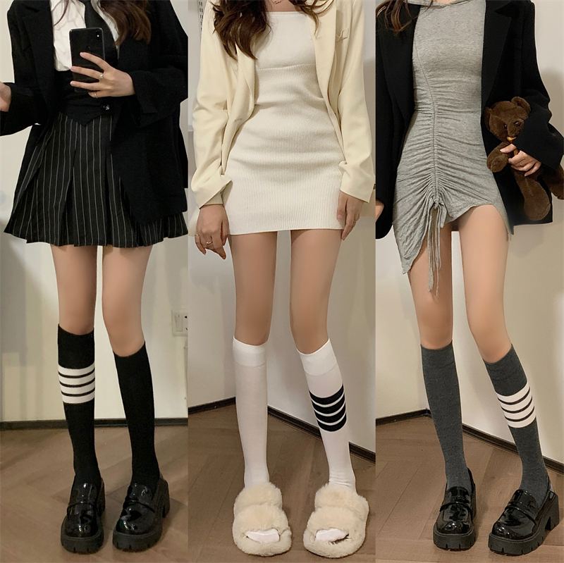 Tất vớ nữ cao cổ dài dưới gối ulzzang Hàn Quốc loại 4 sọc dày dặn 83% cotton dài 38cm. Bubi - Siêu Thị Tất Việt