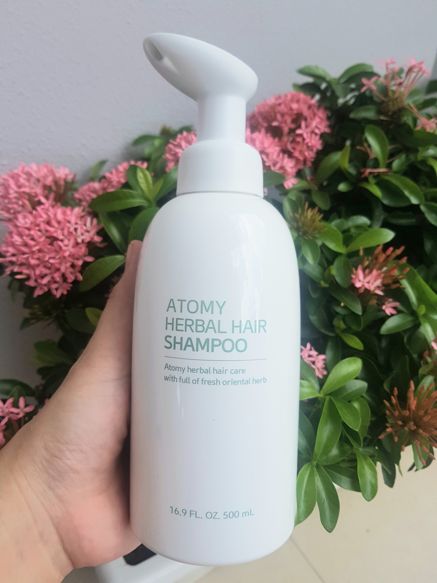 Dầu gội Thảo Dược đông y chiết xuất nhân sâm Hàn Quốc làm sạch da đầu, nuôi dưỡng chân tóc và ngăn rụng tóc 500ml - Atomy Herbal Hair Shampoo - 애터미 한방 헤어 샴푸 - Атоми Хербал Шампунь