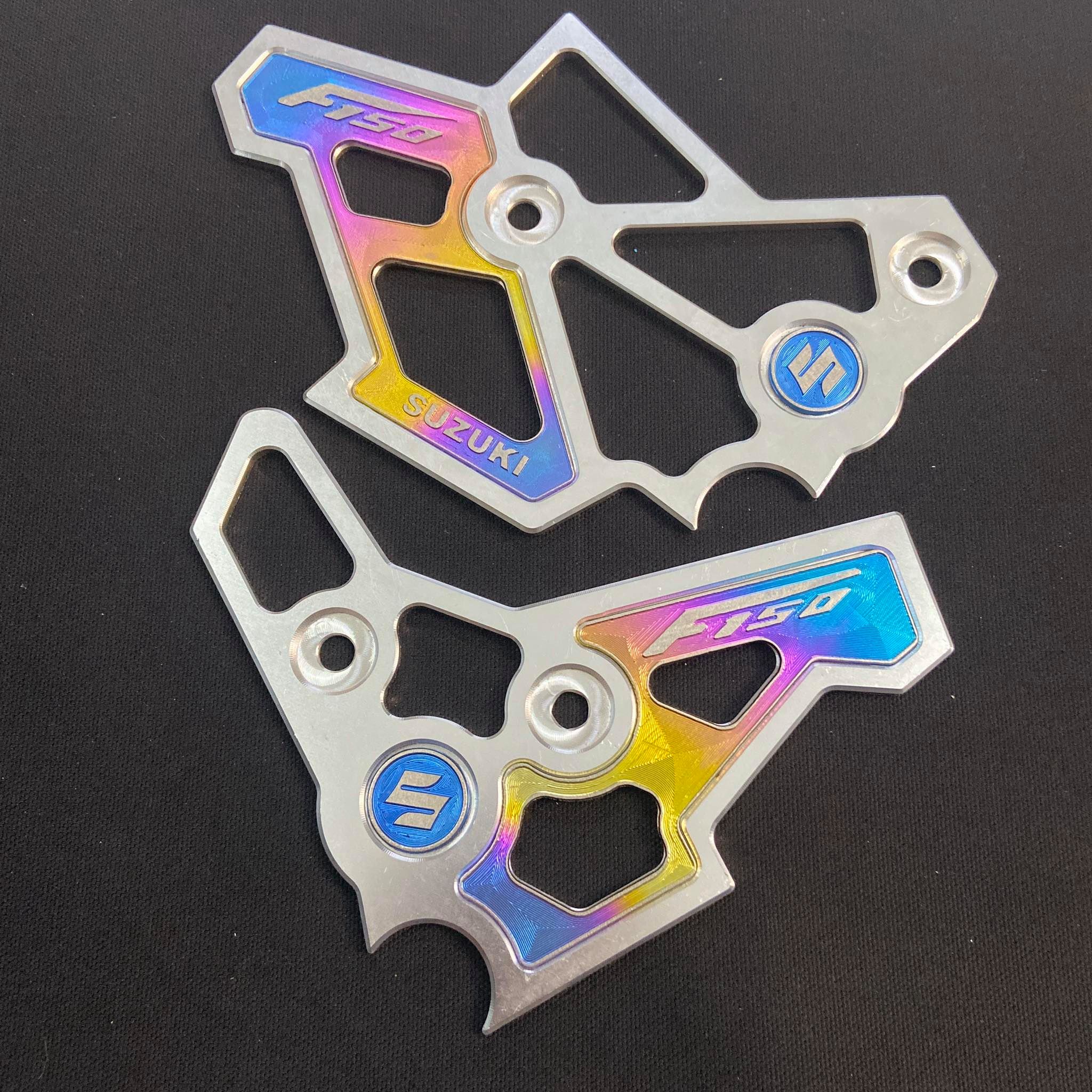 Cặp NẸP SƯỜN, CHE BEN NHÔM CNC cao cấp lên full TITAN cho dòng xe SATRIA/RAIDER FI (MÀU TRẮNG)