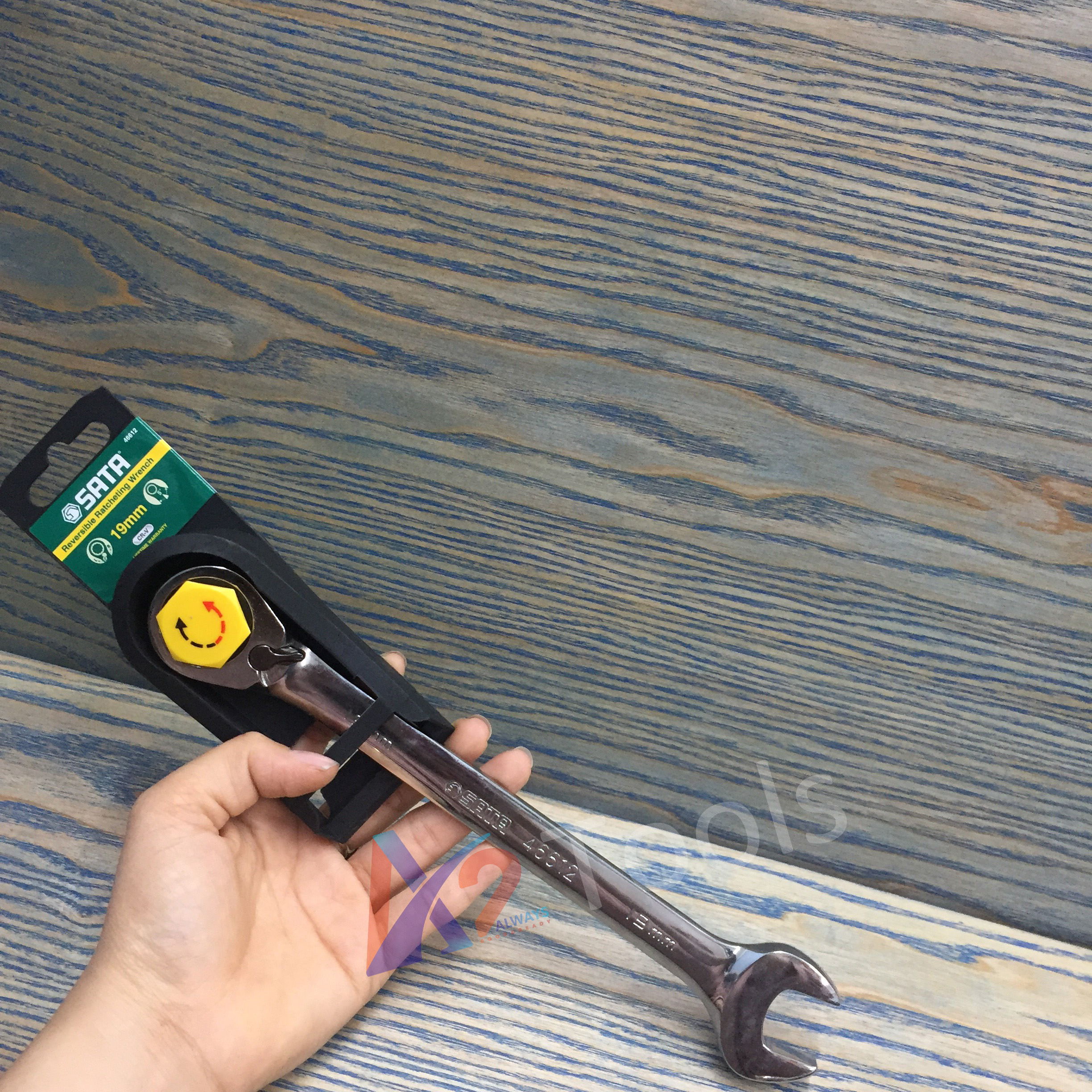 Cờ lê vòng miệng tự động đảo chiều sata 19mm 46612