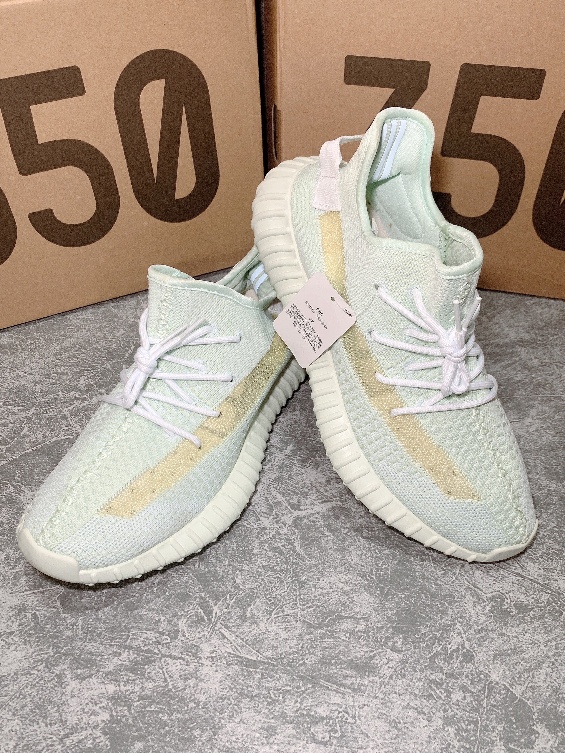 Giầy thể thao Yeezzy v2 trắng xanh Fullbox - Ảnh thật