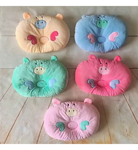 Gối lõm nhung hình heo chống méo đầu cho trẻ sơ sinh