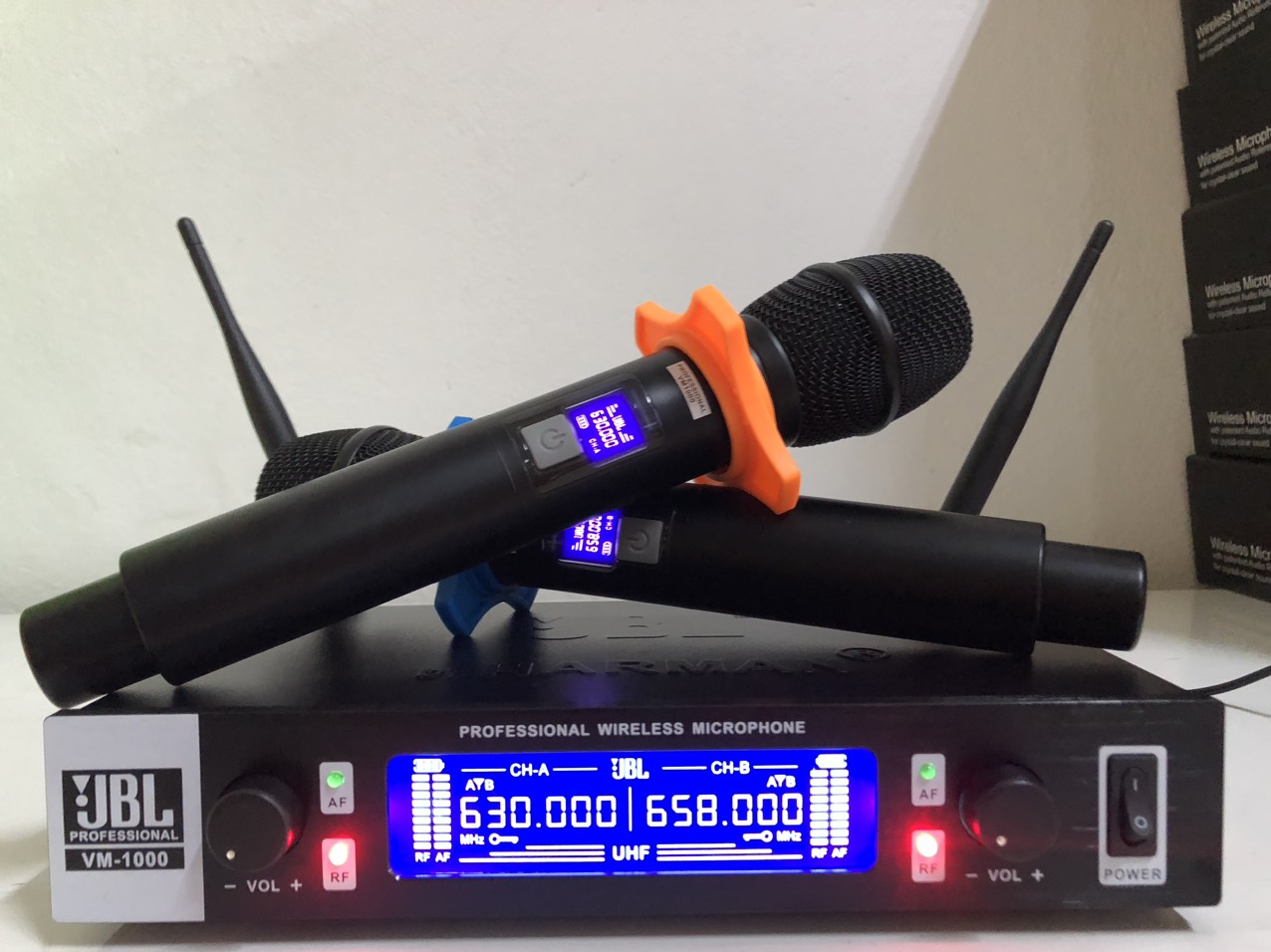 Micro không dây jbl - vm 1000
