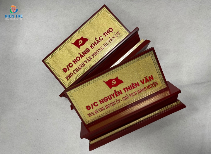 Bảng chức danh đồng ăn mòn - Gia công bảng chức danh đồng ăn mòn