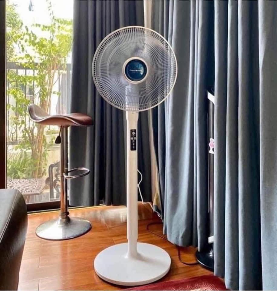 Quạt cây rowenta vu5770