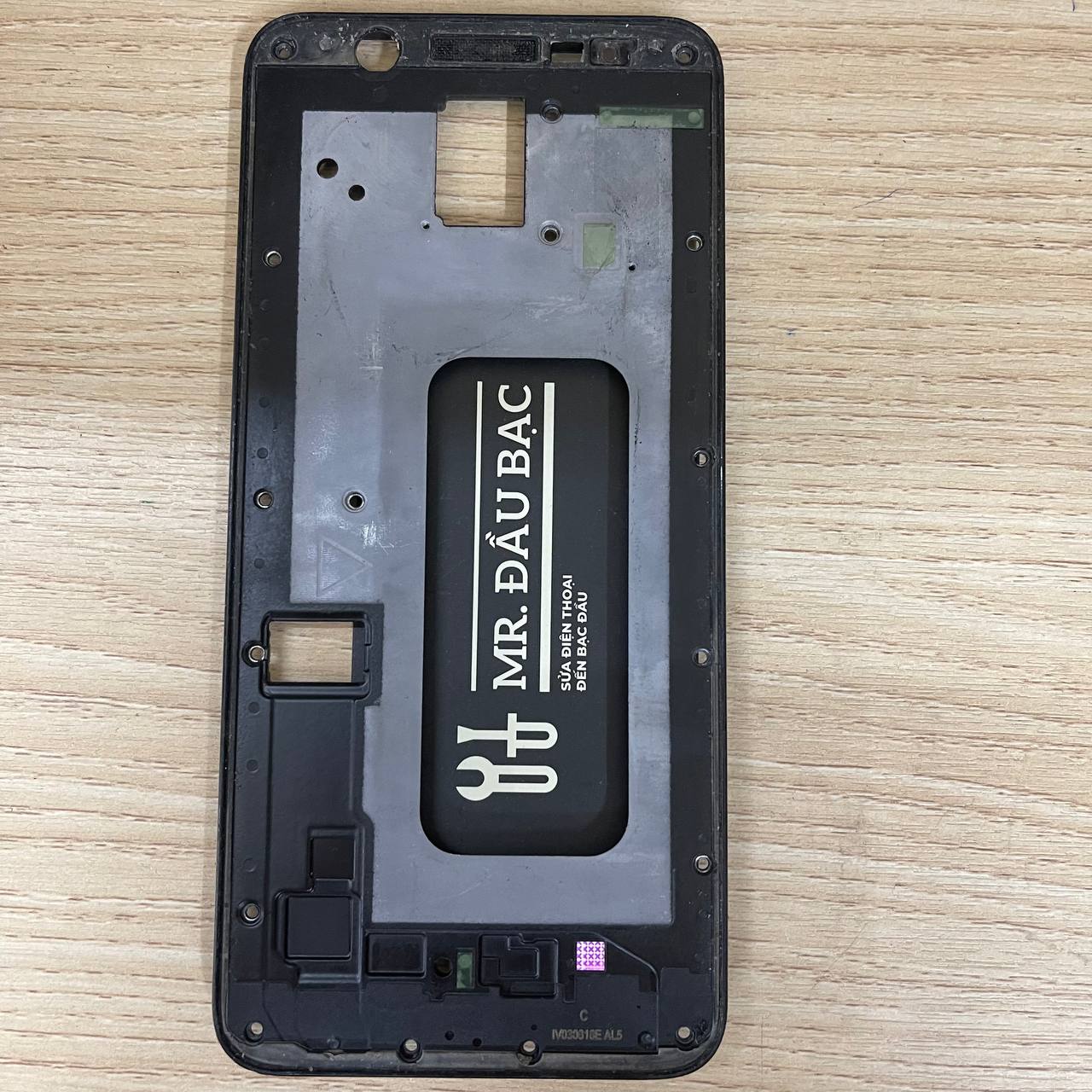 Khung sườn benzen điện thoại Samsung Galaxy A6 Plus TẶNG KÈM vỏ trầy nhiều như hình chụp/ Cục rung Samsung Galaxy A6 Plus