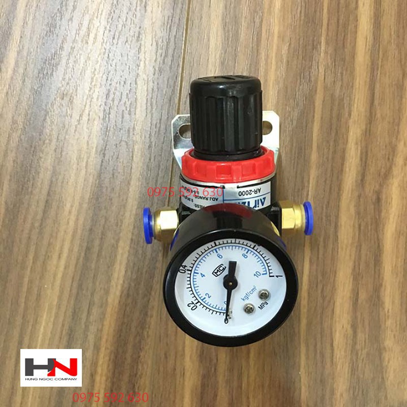 Sale van tăng giảm áp khi nén airtac ar2000 có 2 đầu cút ra ống 8mm