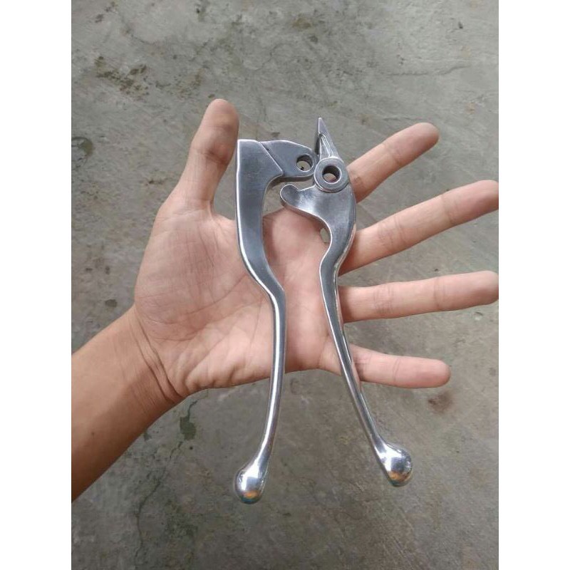tay thắng exciter 135 150 đánh bóng