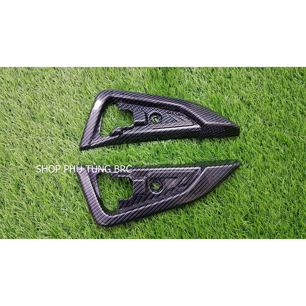 Ốp gác chân phủ cacbon xe SH 2020, 2021  trở lên.