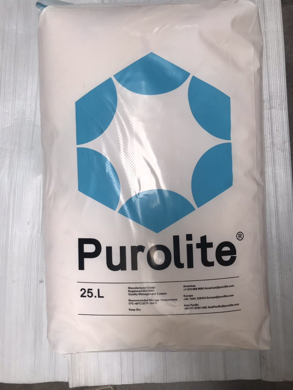 [HCM]25lít vật liệu xử lý đá vôi ( làm mềm nước) hạt cation Purolite C100 - Anh (1 bao)