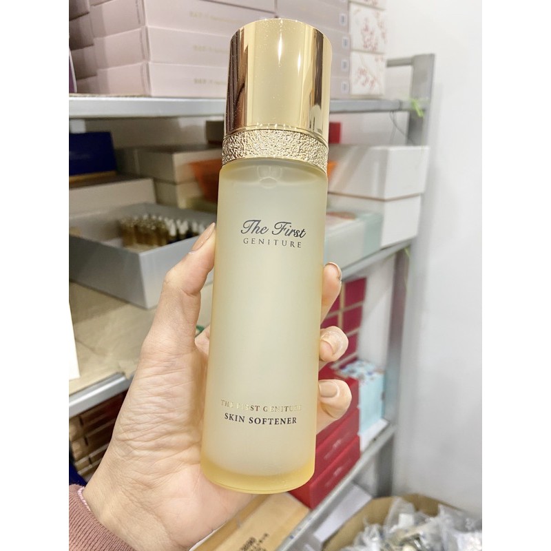 Tách sét chai nước hoa hồng ohui the firts