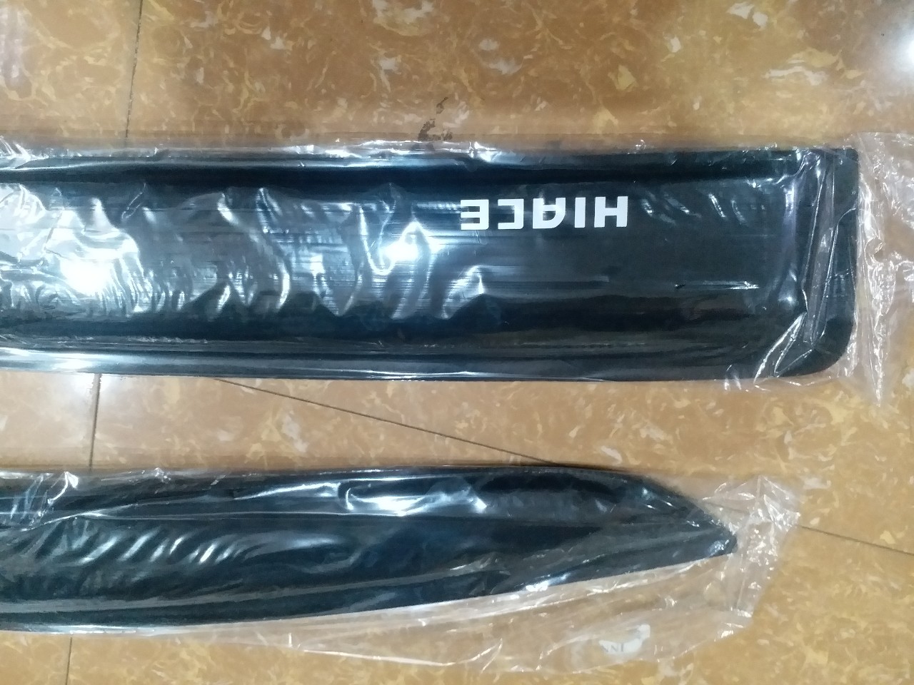 Vè che mưa xe toyota hiace 1997-2005