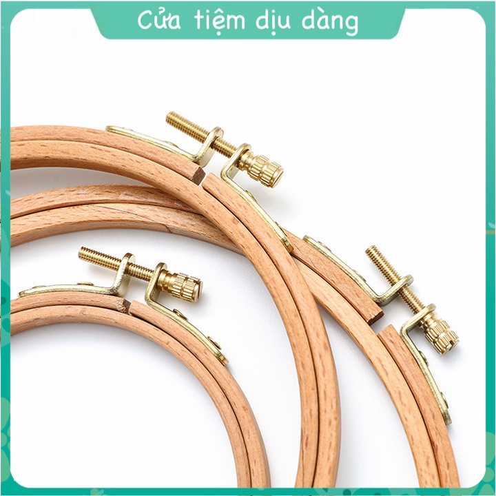 Khung thêu gỗ sồi loại tốt khóa vàng