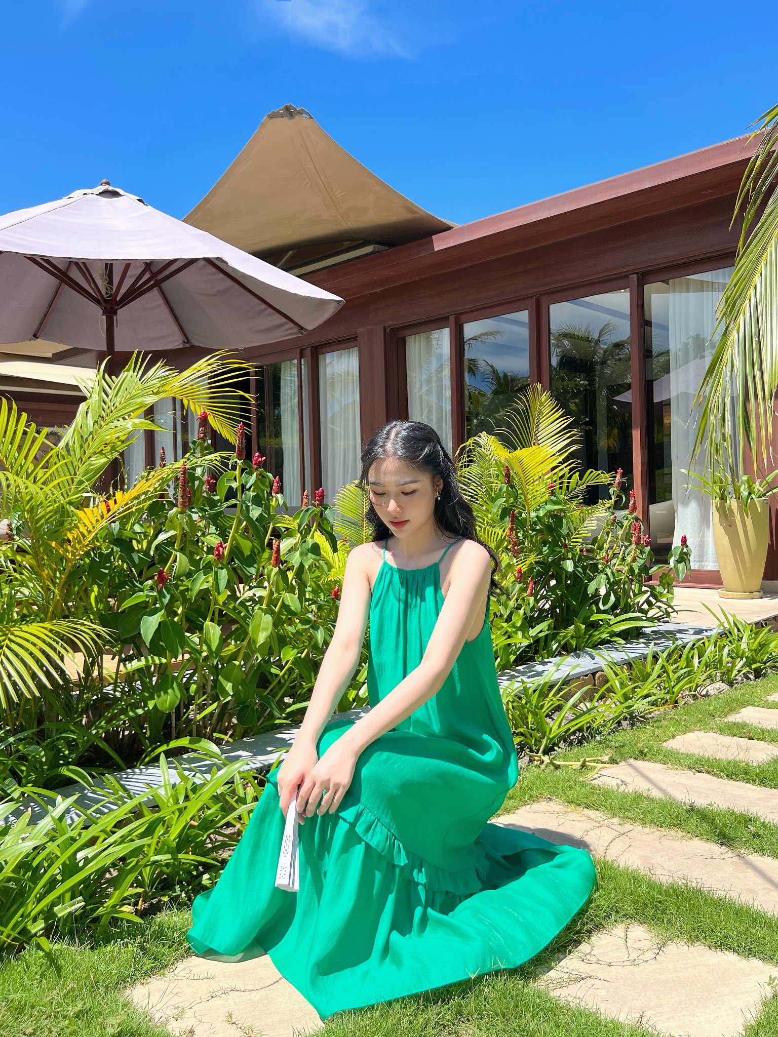 Đầm cổ yếm Layla