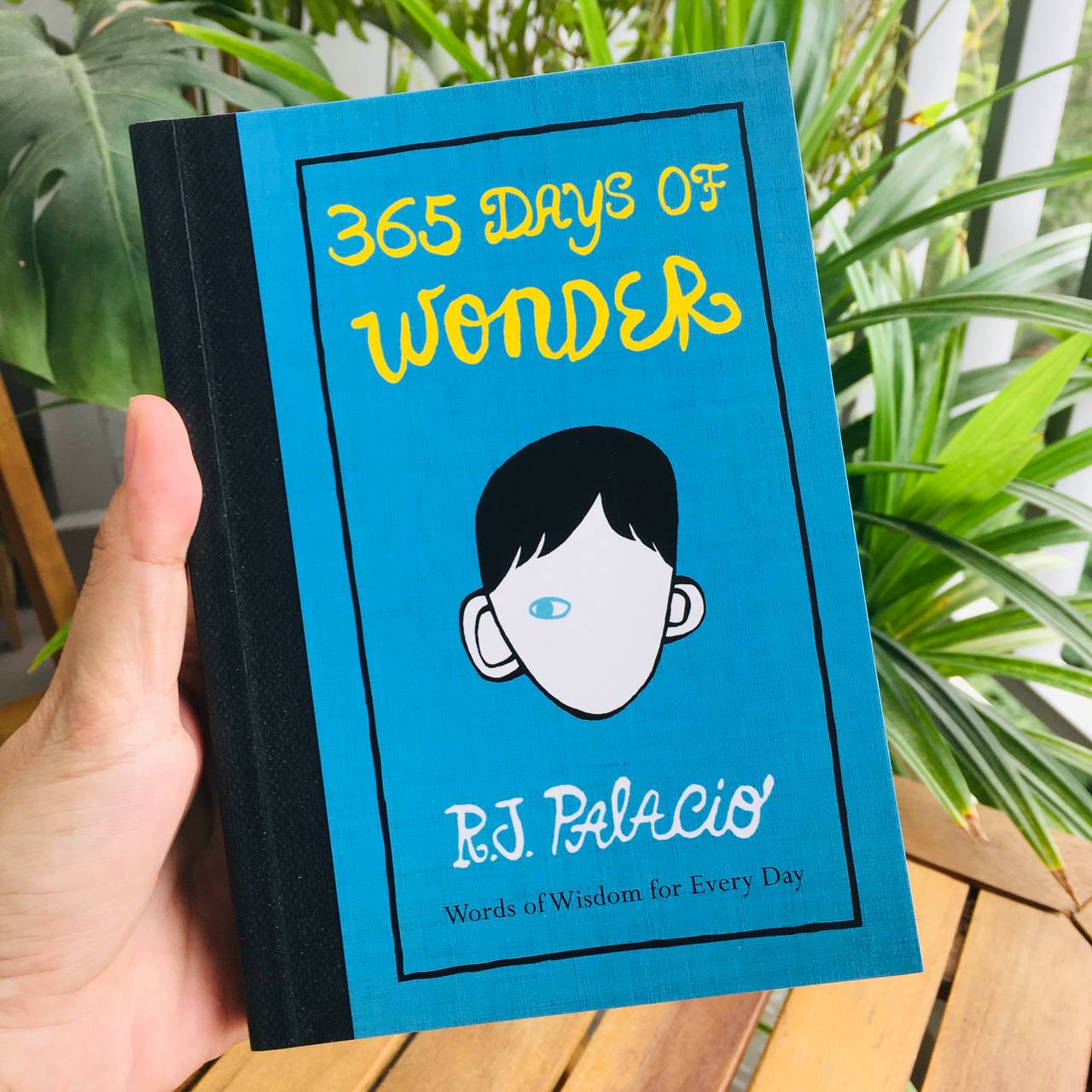 Sách wonder / 365 days of wonder | by r. j. palacio