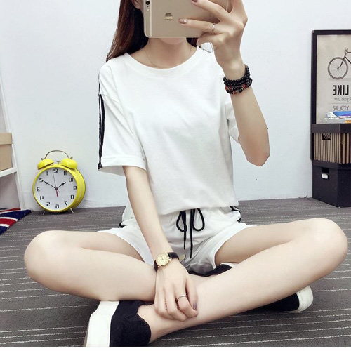 Sét bộ thể thao nữ quần ngắn áo tay ngắn cổ tròn viền sọc ĐB01
