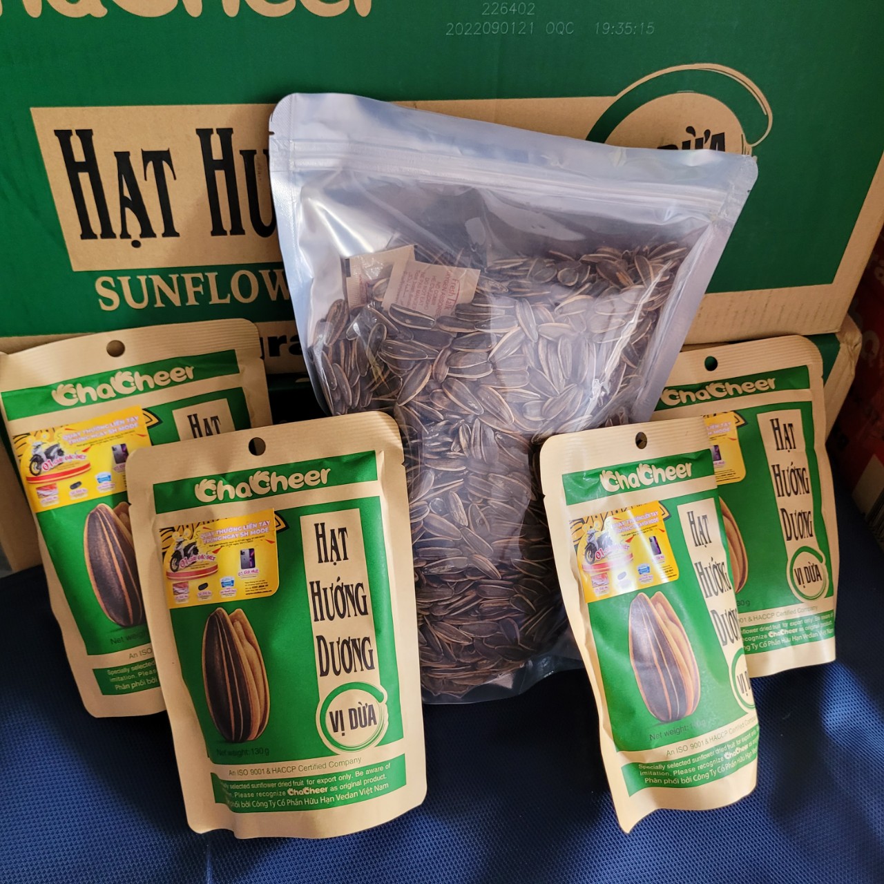 [HCM]MỘT THÙNG 64 GÓI Hạt hướng dương Chacheer vị dừa GÓI 130G - Thơm ngon giàu dinh dưỡng thiết kế nhỏ gọn thích mang theo bên người