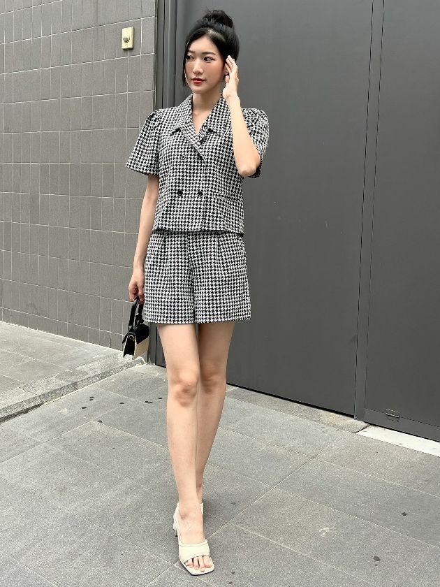 Bộ set Linen xương cá quần ngắn có túi và áo giả vest chấm bi đen trắng ngắn tay - Lovadova 23O08C003