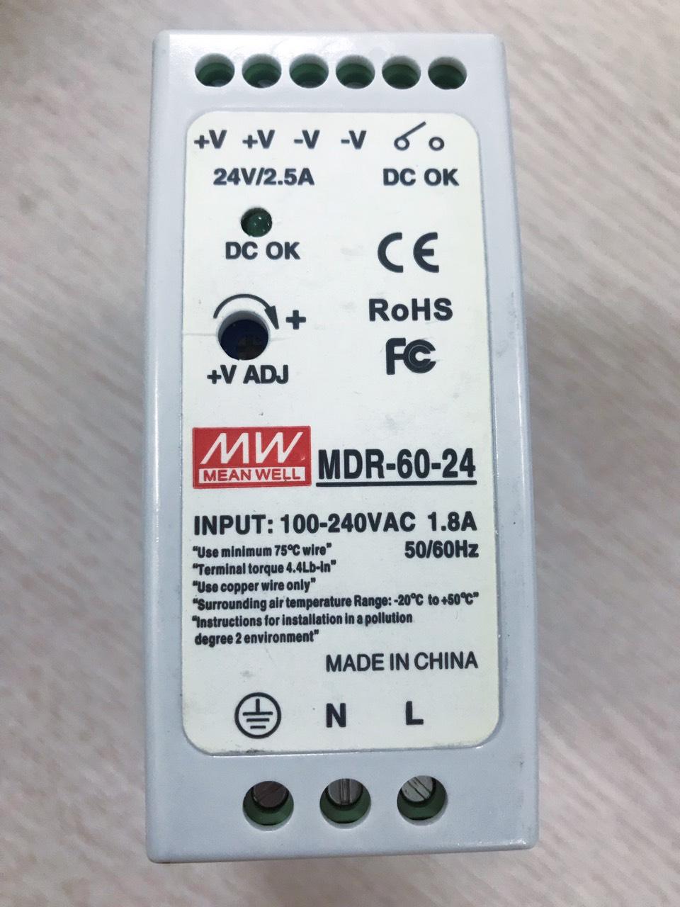 Nguồn MeanWell gắn trên thanh ray tủ điện