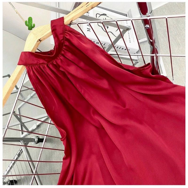 🎀 Áo kiểu cổ yếm đỏ tươi form xoè siêu xinh , chất phi lụa mềm mịn🎀