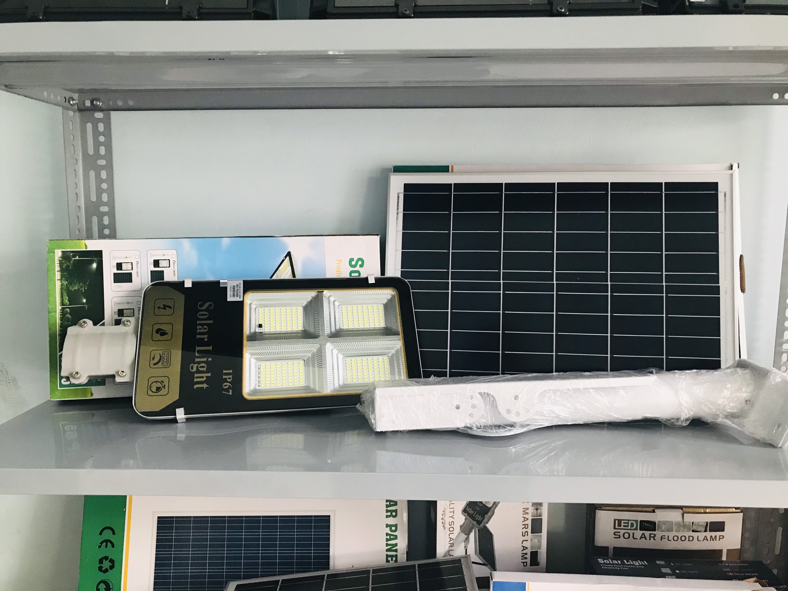 Đèn năng lượng mặt trời solar light 200w - tấm pin rời kèm giá đỡ