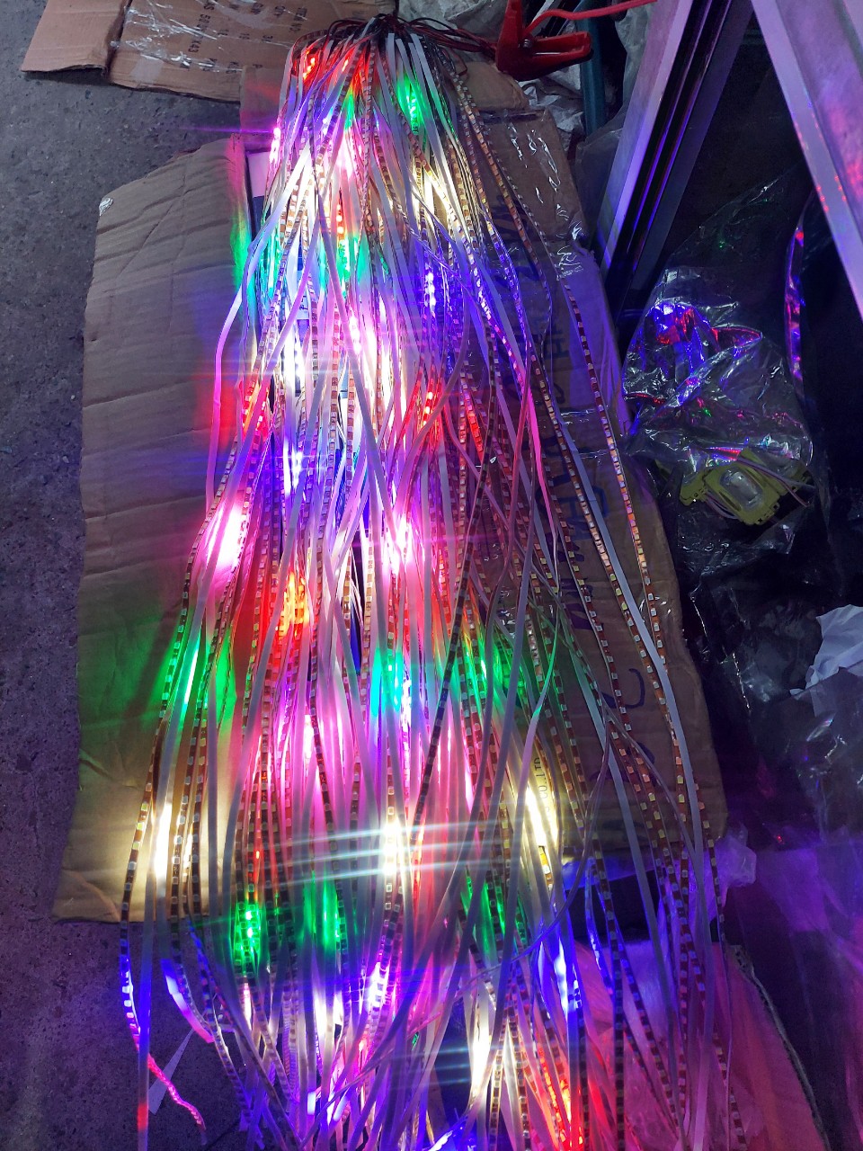 Đèn led, dây led nháy đuổi 7 màu dài 95cm, điện 12v, 24v chống nước