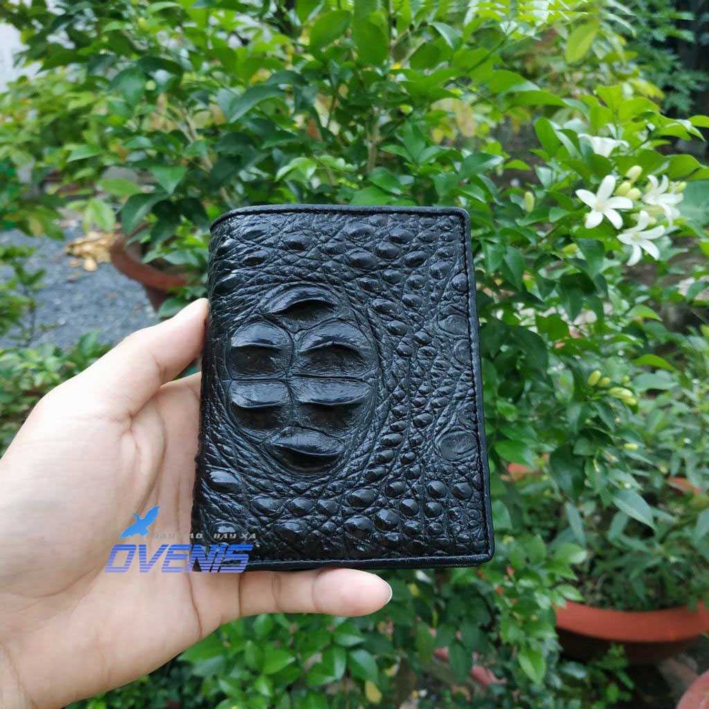 Ví nam da cá sấu thật. Gù cá sấu lớn dùng là đẳng cấp!