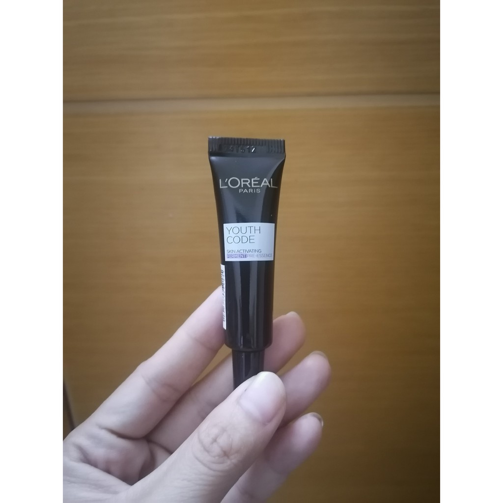 (mẫu thử 7.5ml Màu Đen) 1 Tuýp Hoạt chất trẻ hóa da L'Oreal Paris Youth Code 7.5ml