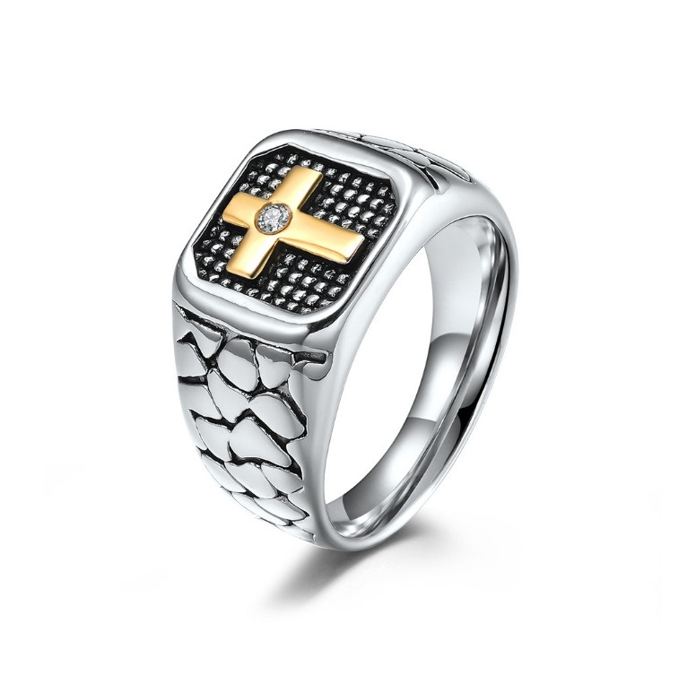 Nhẫn nam mặt vuông hình thánh giá titan ko đen tt 4338
