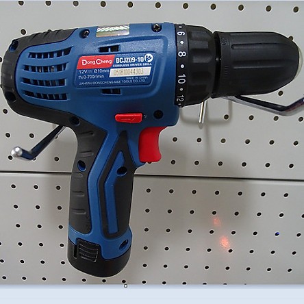 Máy Khoan Pin - Máy Khoan Pin Dongcheng DCJZ09-10 Vinachi dùng để bắt vít treo tranh ảnh, sửa cánh cửa tủ hay giá treo đồ...